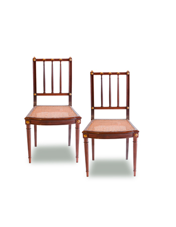 Par de sillas francesas de estilo Louis XVI